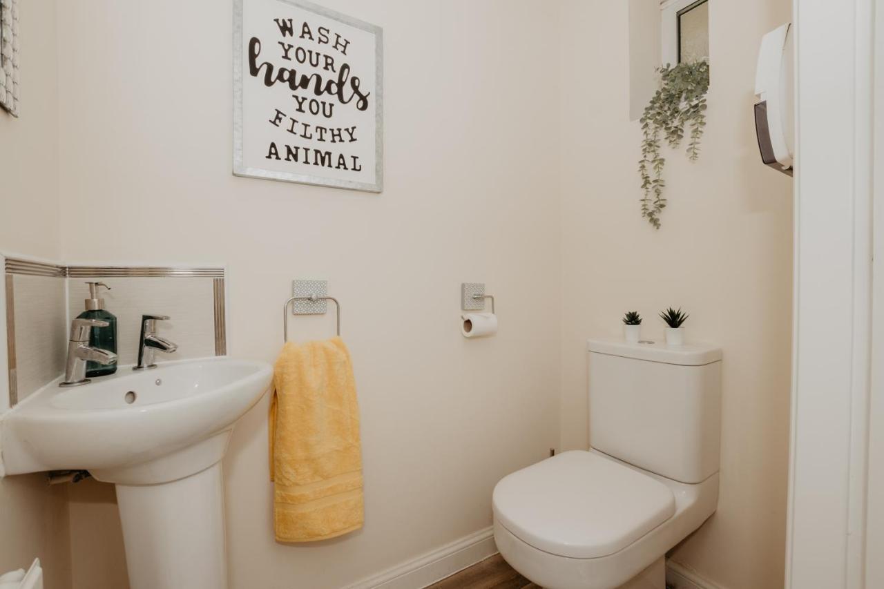 Coyle House, 3 Bed,Corby, Super Kings Or Twins, Driveway, Free Wi-Fi, Corporates Welcome 外观 照片