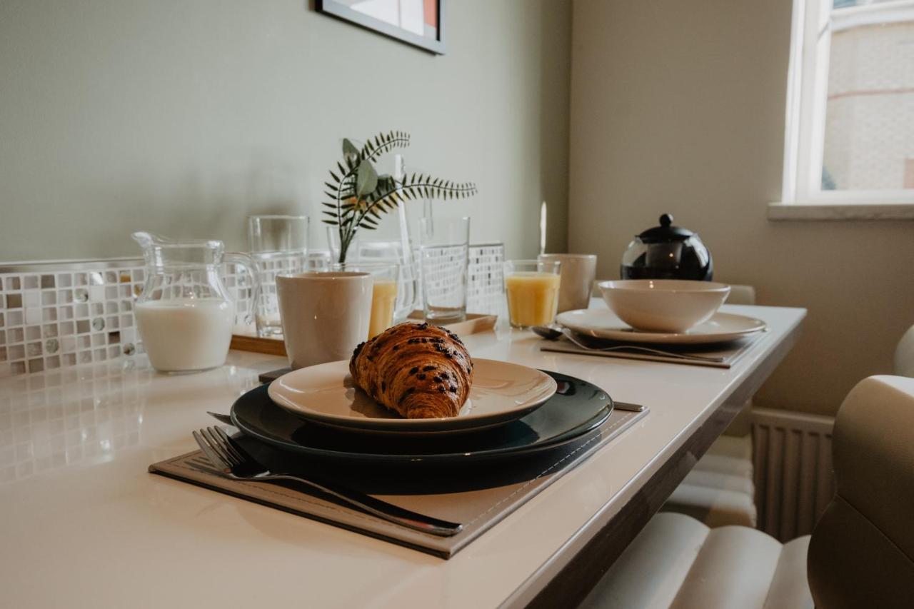 Coyle House, 3 Bed,Corby, Super Kings Or Twins, Driveway, Free Wi-Fi, Corporates Welcome 外观 照片
